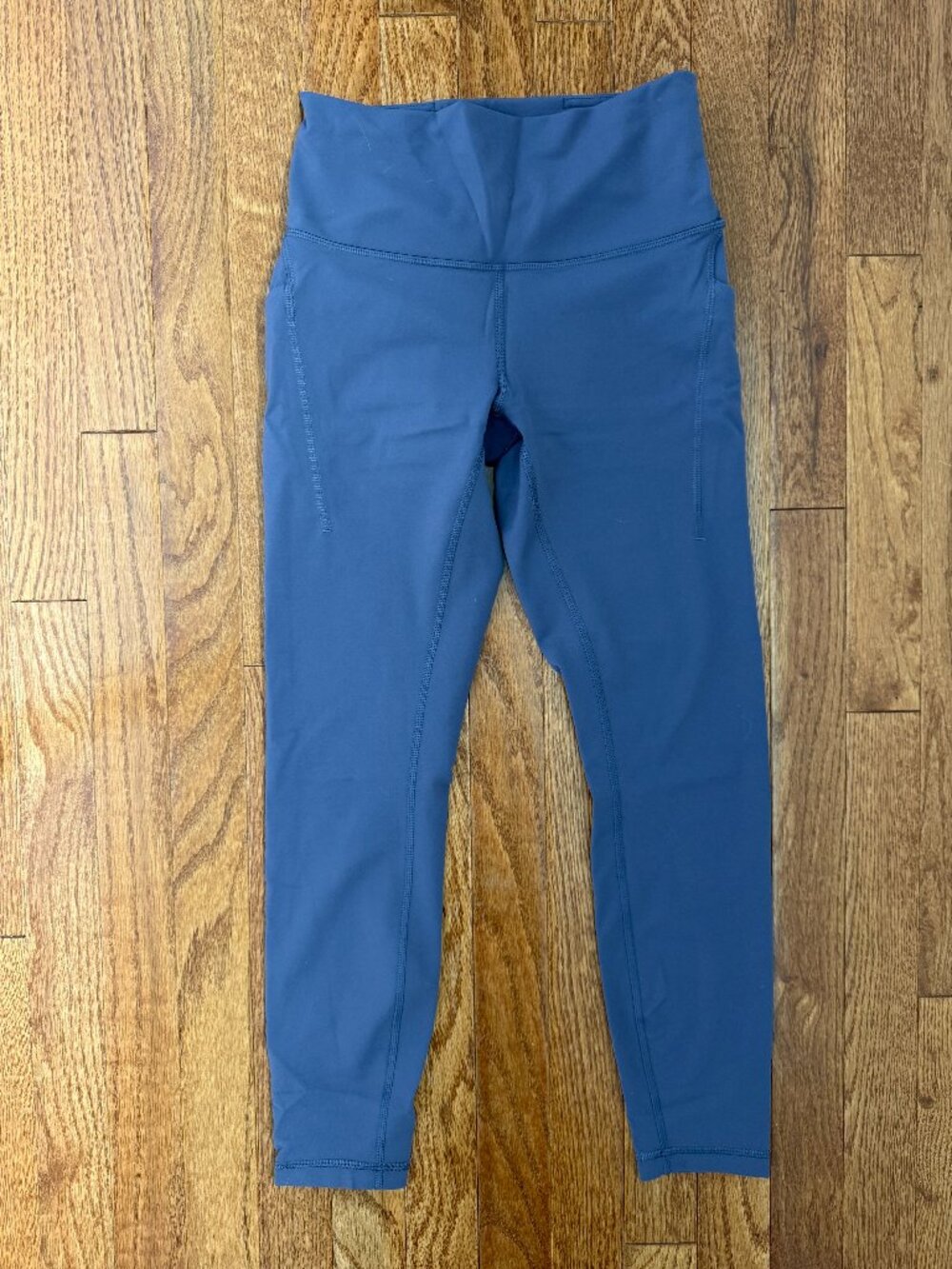 Lululemon • Light Purple • Wunder Train •HR Tight with Pockets • 25” • size 6